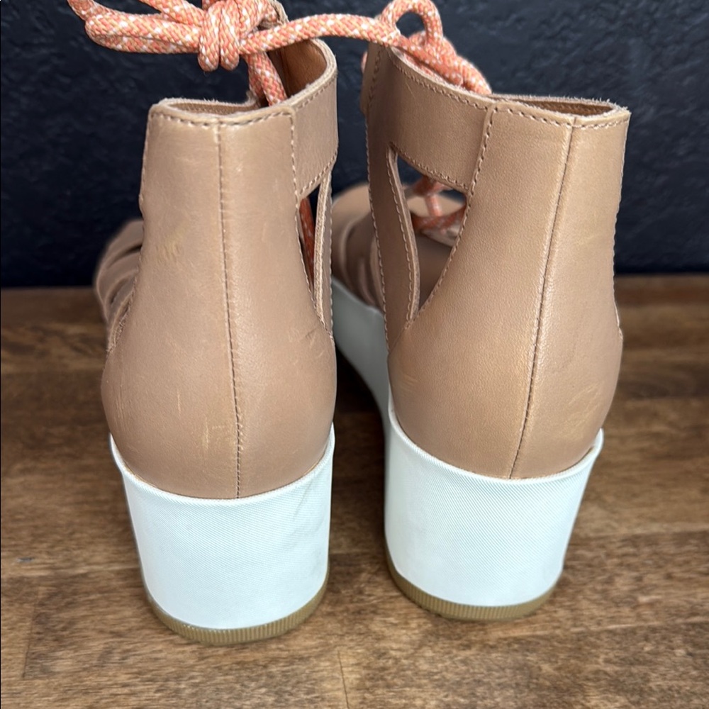 Sorel Women's Tan and Pink Wedge Sandals Size 8.5 - Picture 4 of 10